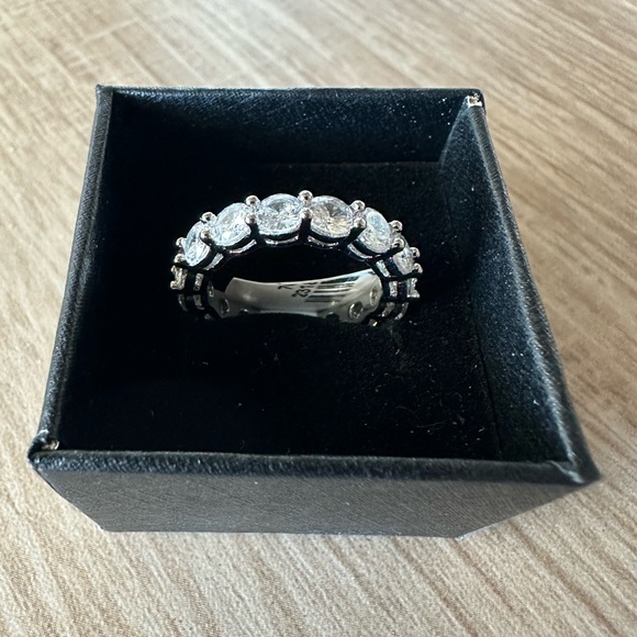 Neiman Marcus Jewelry - NWT 4.5ct Eternity Band - Round Solitaire Stones - Neiman Marcus - Size 6